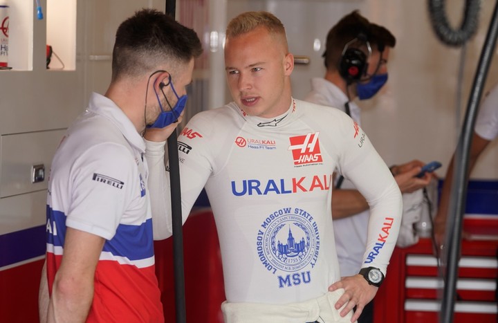 Hviezdička F1 sa mala pobiť v klube. Tím to popiera